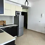 Seaview Apartment! Public Parking Near The App! 아파트