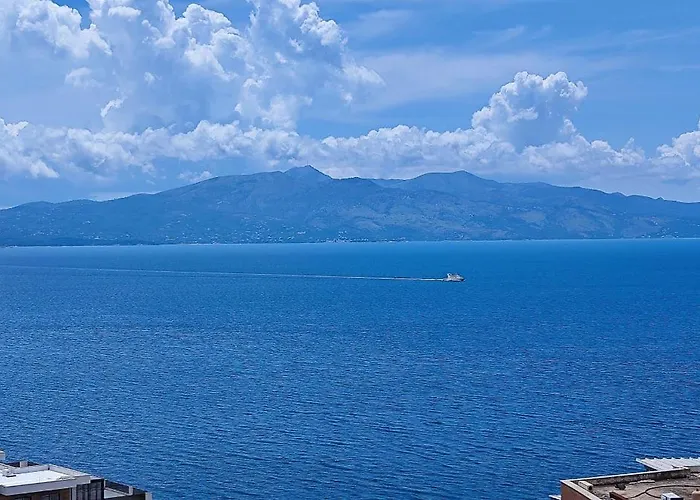 Seaview Apartment! Public Parking Near The App! アパート
