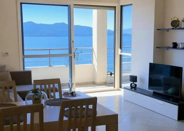 公寓 Seaview Apartment! Public Parking Near The App! Sarandë