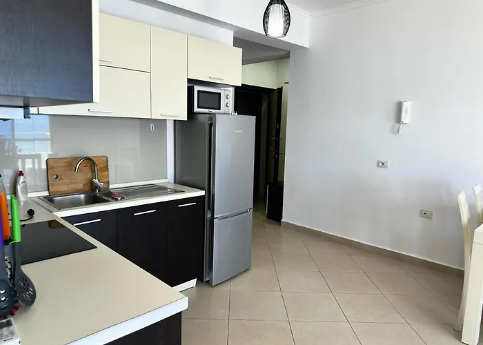 Seaview Apartment! Public Parking Near The App! 公寓