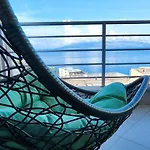 Seaview Apartment! Public Parking Near The App!