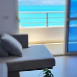 Seaview Apartment! Public Parking Near The App! * Σαράντα
