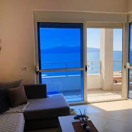 Apartment Seaview Apartment! Public Parking Near The App! *