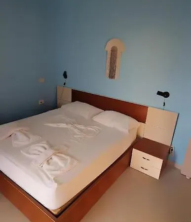 Seaview Apartment! Public Parking Near The App! Apartment Sarande