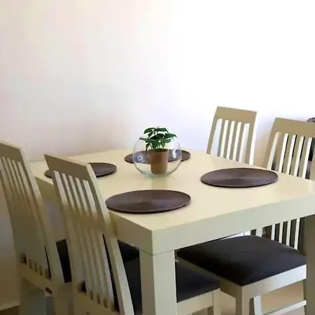Seaview Apartment! Public Parking Near The App! * Sarande
