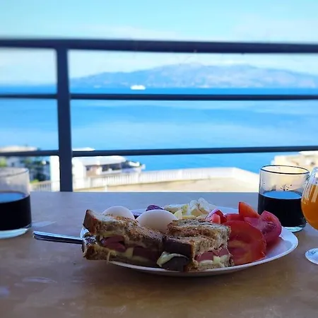Seaview Apartment! Public Parking Near The App!