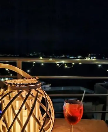 Seaview Apartment! Public Parking Near The App! *