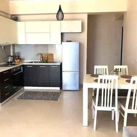 Seaview Apartment! Public Parking Near The App! Sarande