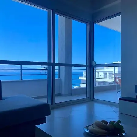 Seaview Apartment! Public Parking Near The App! Apartment Sarande