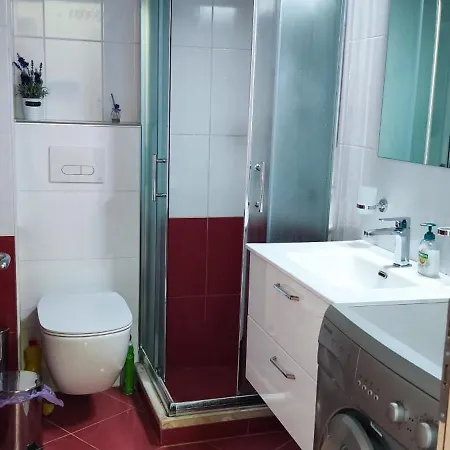 Seaview Apartment! Public Parking Near The App!