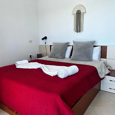 Seaview Apartment! Public Parking Near The App! * Saranda