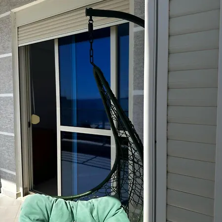 Seaview Apartment! Public Parking Near The App! * Sarande