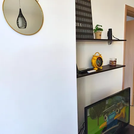 Seaview Apartment! Public Parking Near The App! Sarandë