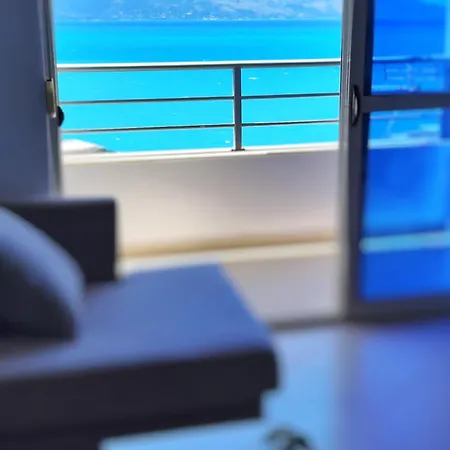 Seaview Apartment! Public Parking Near The App! 公寓 *