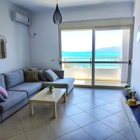 Seaview Apartment! Public Parking Near The App! 公寓 Sarandë