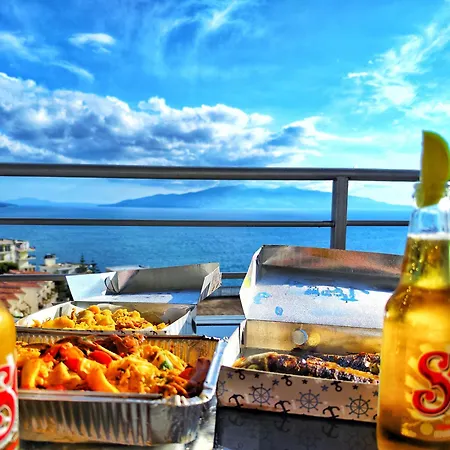 Seaview Apartment! Public Parking Near The App!