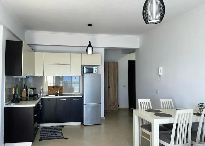 Seaview Apartment! Public Parking Near The App! Apartment Sarandë