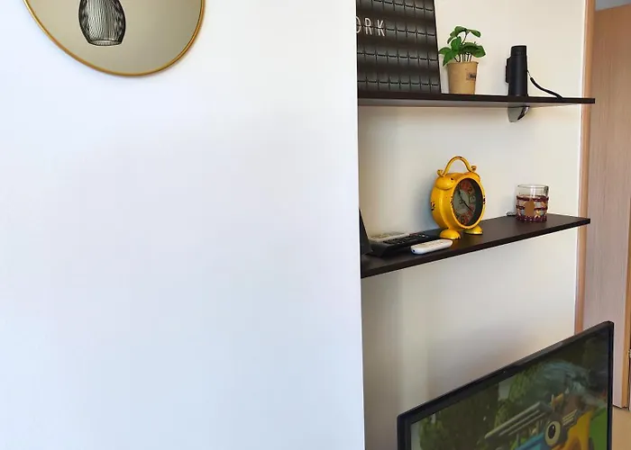 Seaview Apartment! Public Parking Near The App! Saranda